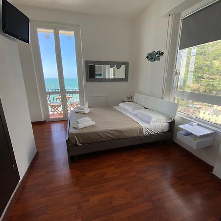 Sollevante Guest House Riomaggiore Exterior photo