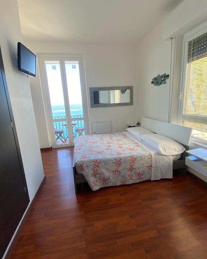 Sollevante Guest House Riomaggiore Exterior photo